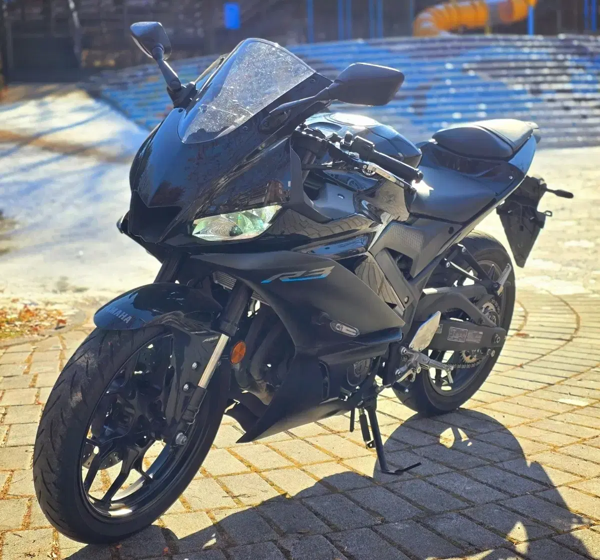 야마하 YZF-R3 23년식 신차급 컨디션 판매합니다